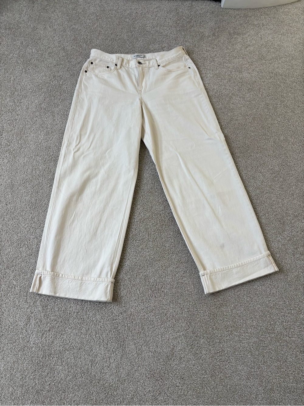 Abercrombie & Fitch Low-Rise Ultra Loose Jeans - Off-White